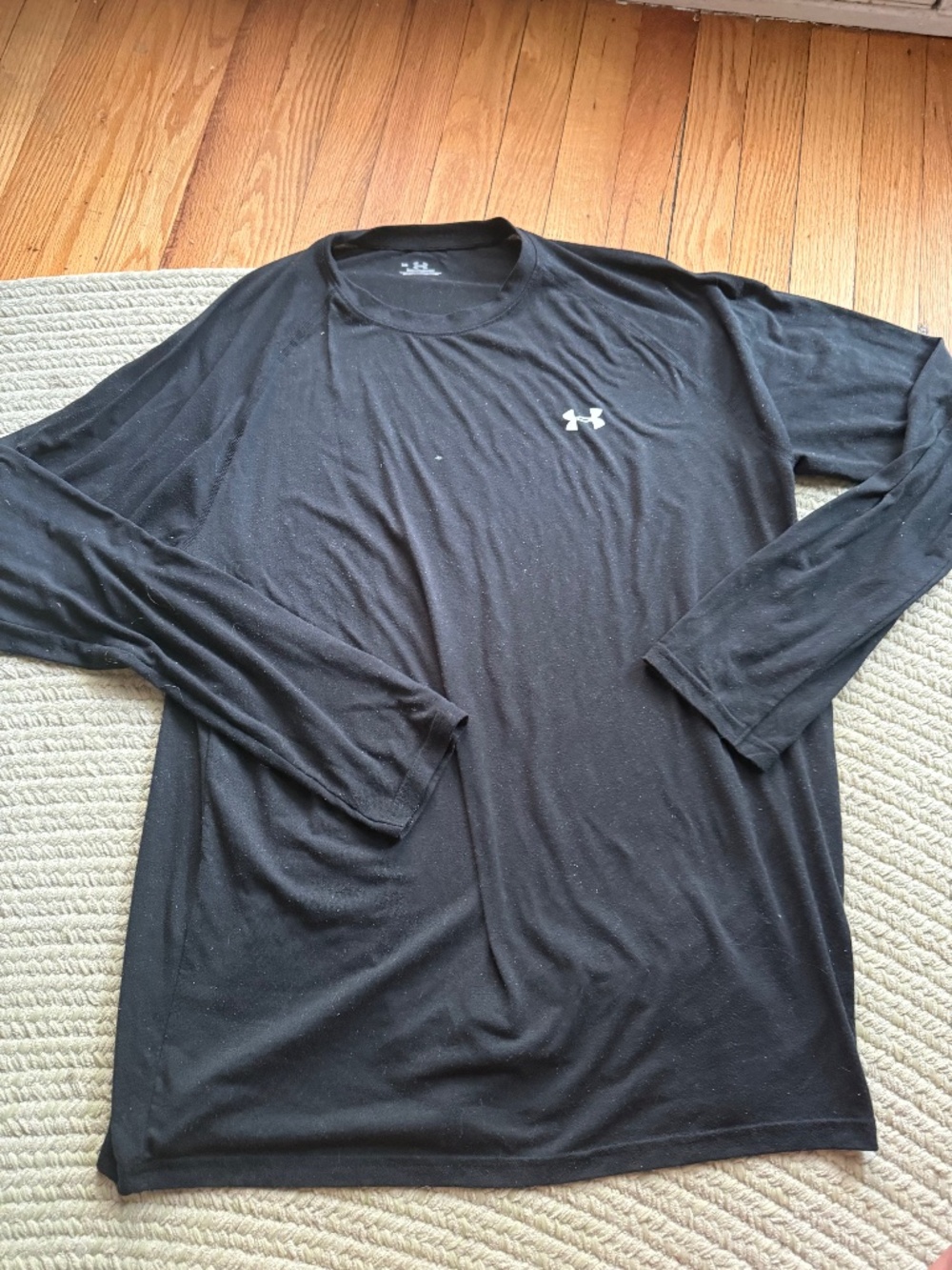 Under Armor Large Mens Black Long Sleeve